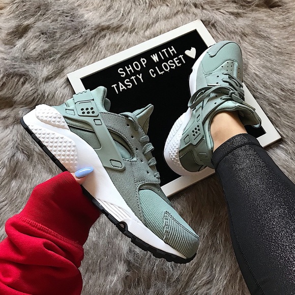 nike air huarache run se casual shoes